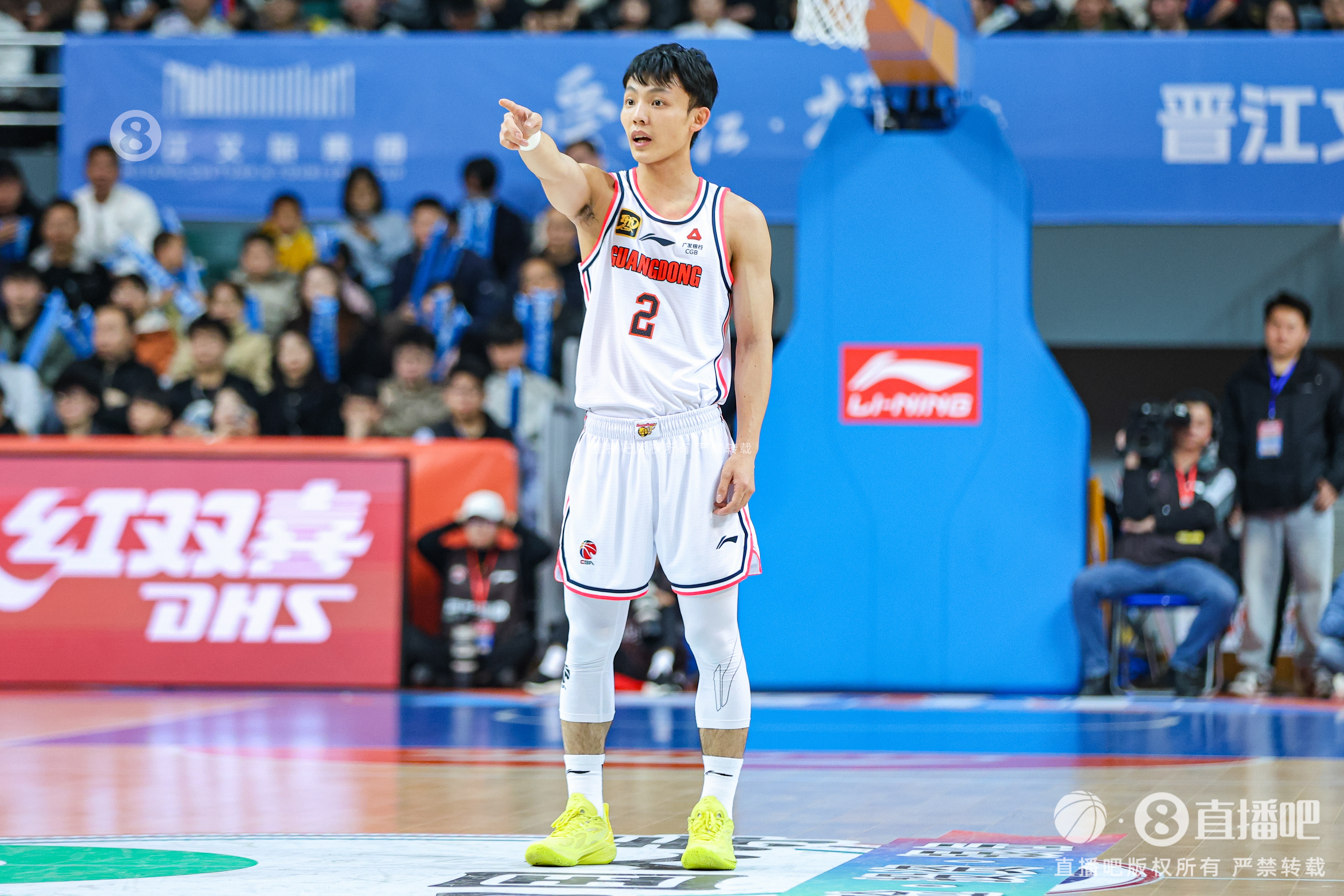 手熱！徐杰打滿首節(jié)5中4拿到10分2助 正負(fù)值+17