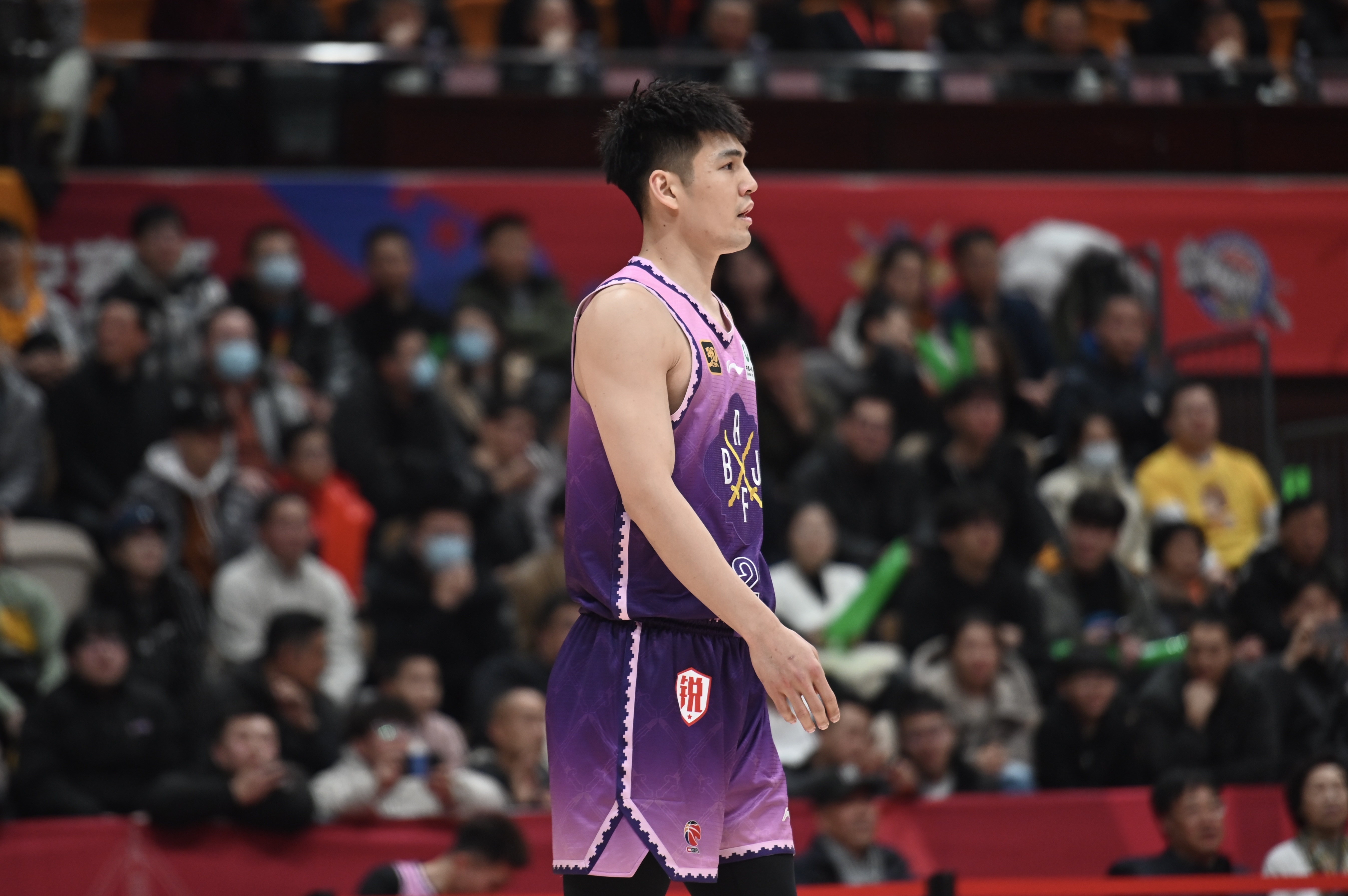 表現(xiàn)可以！陳國豪8中5拿到13分3板1斷